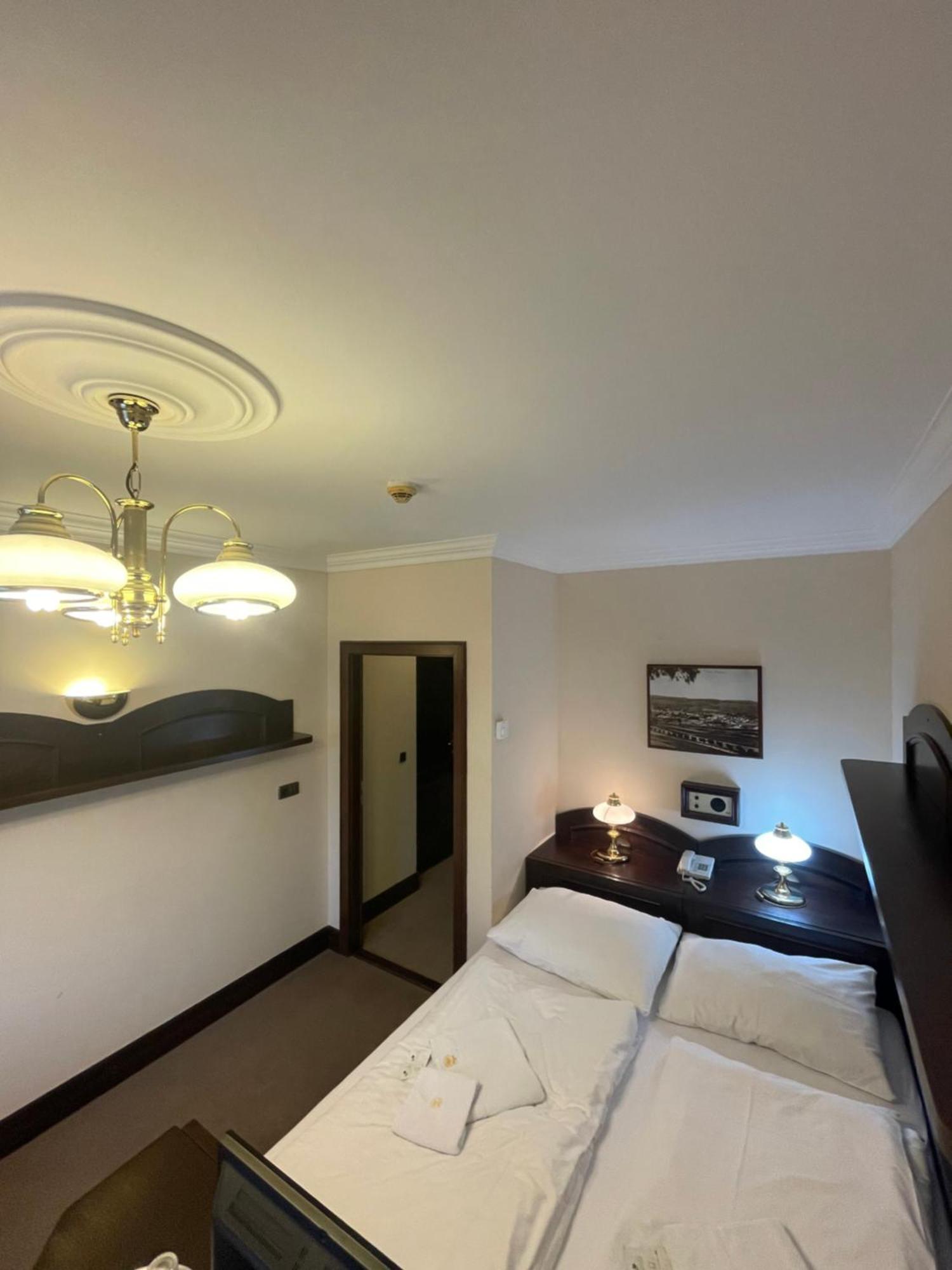 Hotel Bravo Ческа-Тржебова Екстер'єр фото
