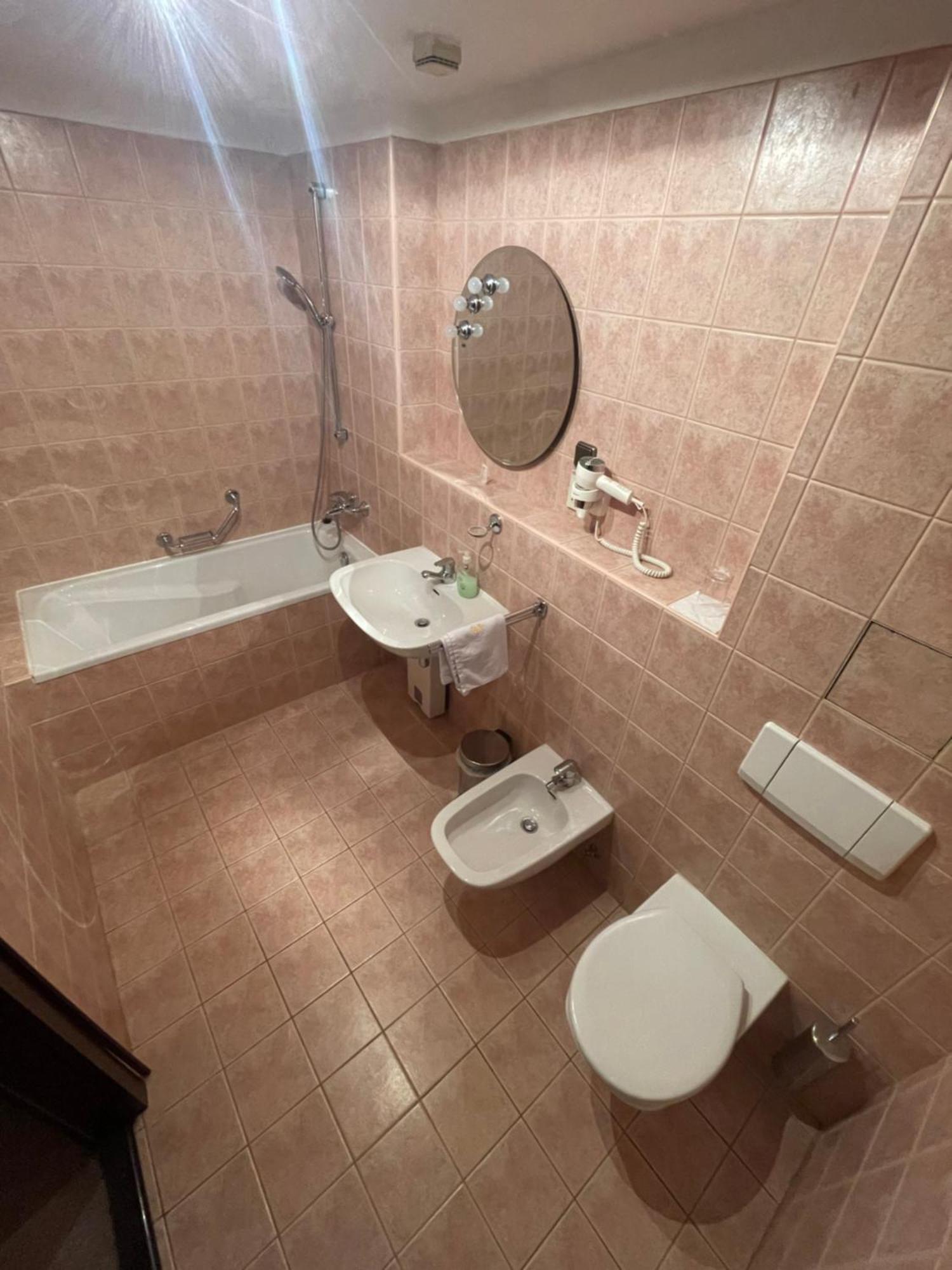 Hotel Bravo Ческа-Тржебова Екстер'єр фото