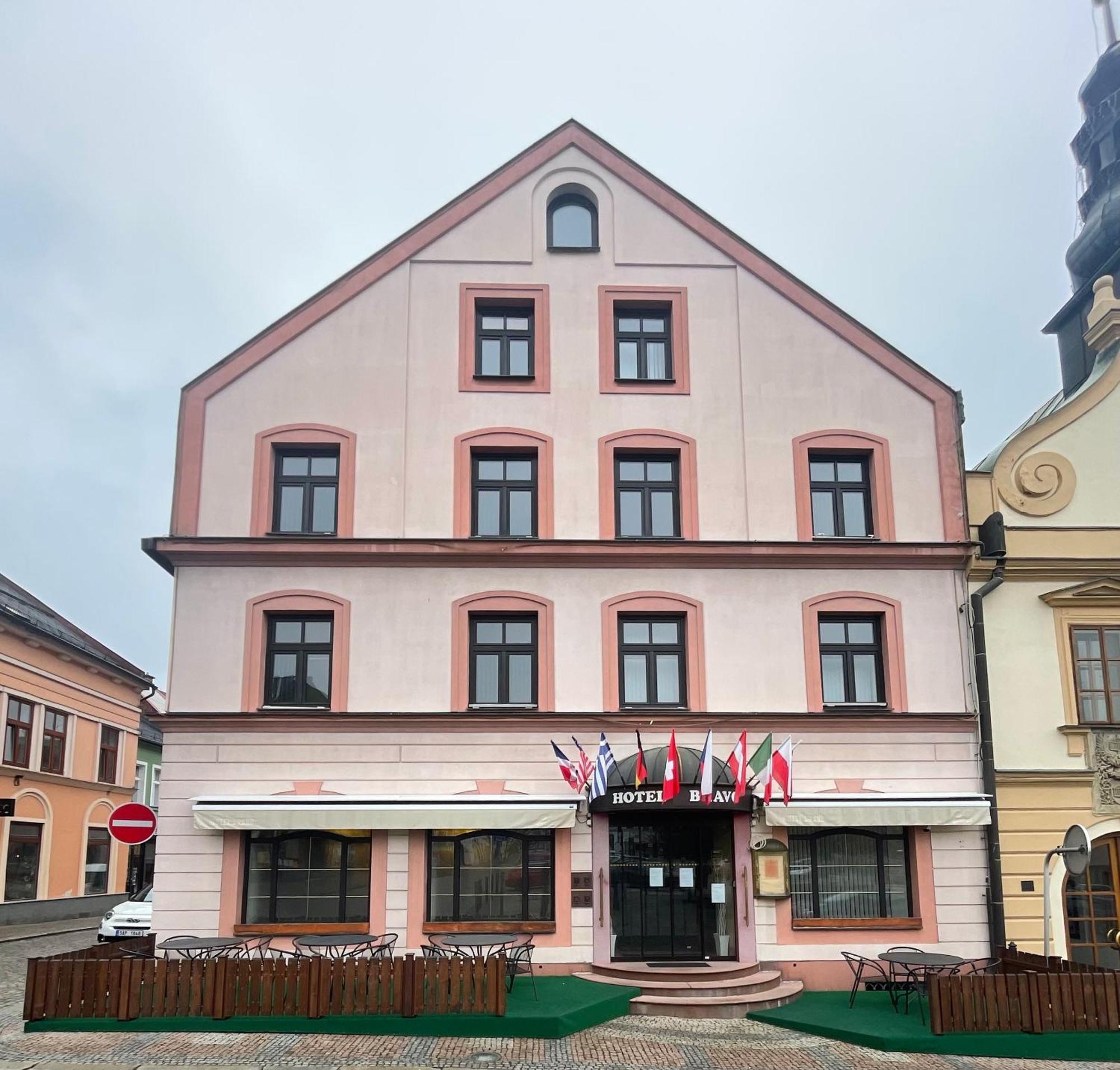 Hotel Bravo Ческа-Тржебова Екстер'єр фото